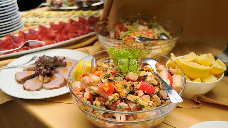 餐饮供应链公司运营步骤揭秘：从源头到餐桌的精准把控